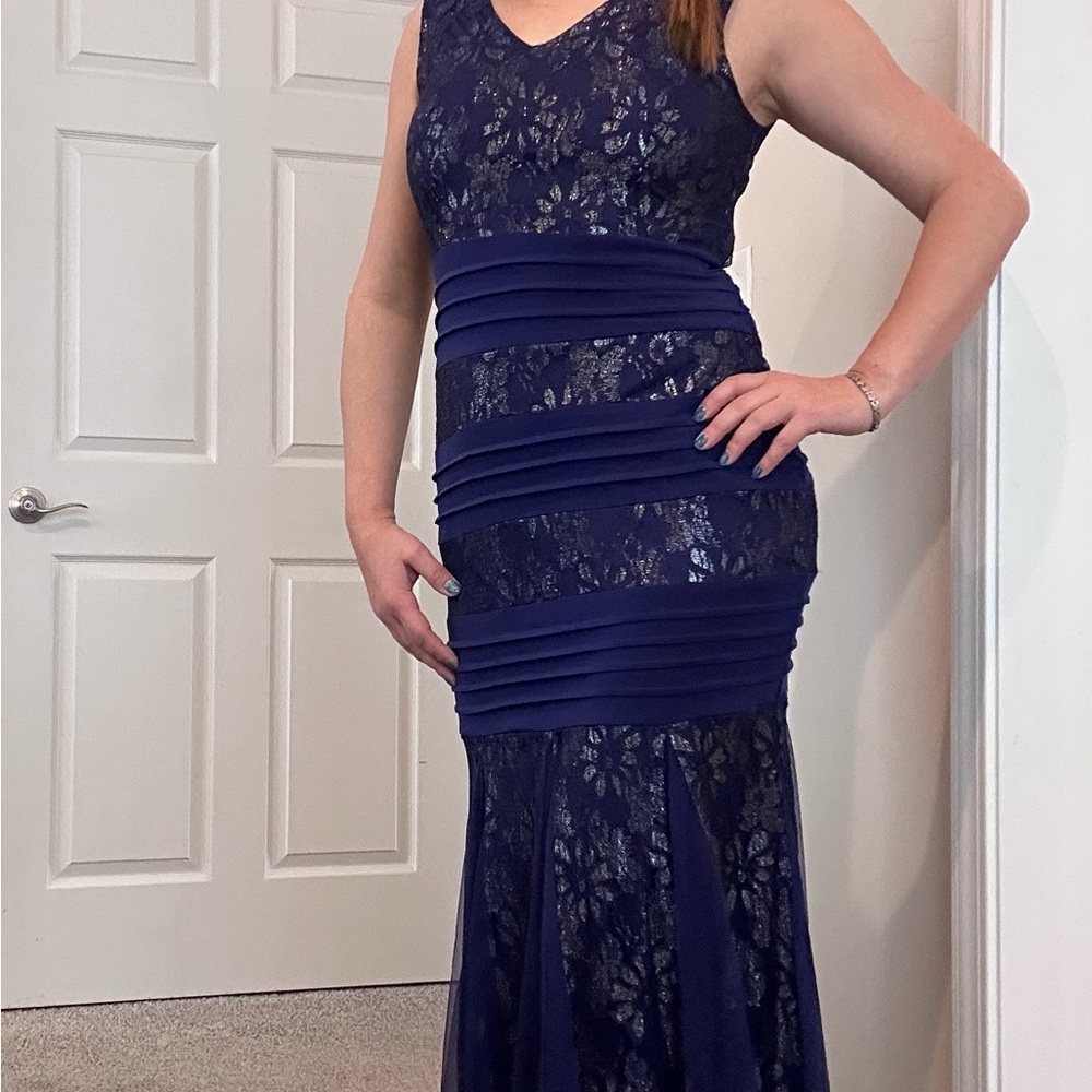 Elegant Navy Lace Evening Dress